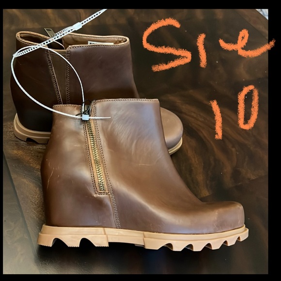 Sorel
Joan of Arctic Waterproof Leather Wedge Zip Booties - Picture 12 of 16